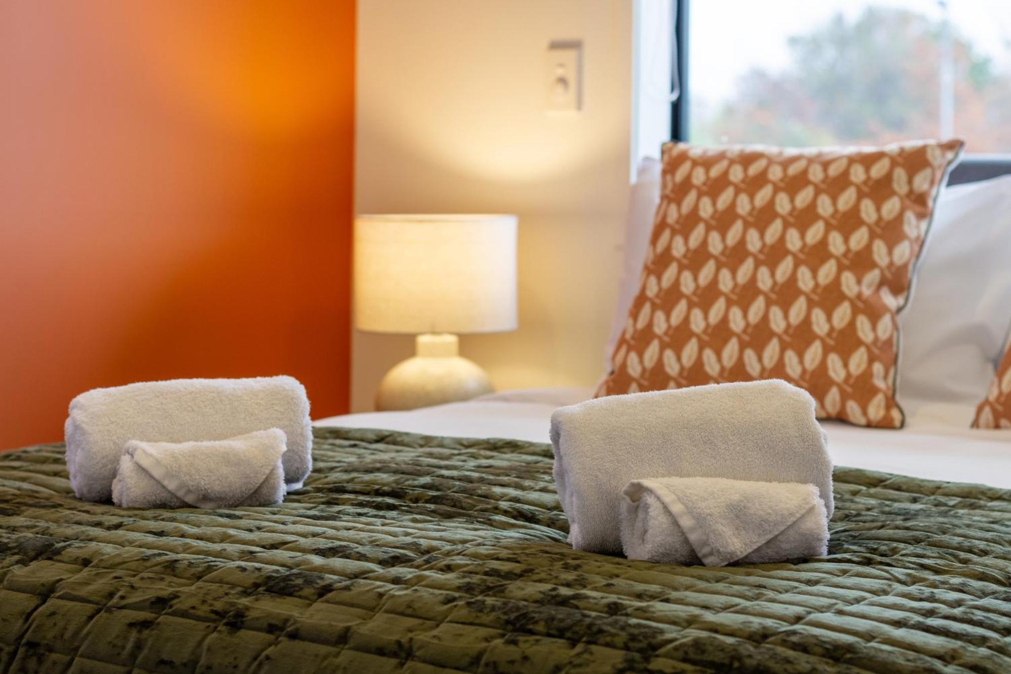 Serene Living 2 Bed With Carpark クライストチャーチ エクステリア 写真