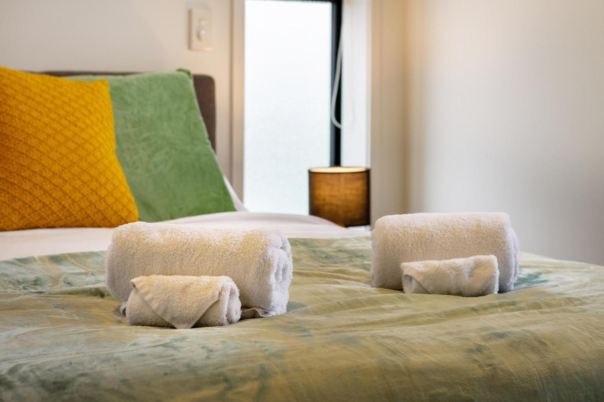Serene Living 2 Bed With Carpark クライストチャーチ エクステリア 写真