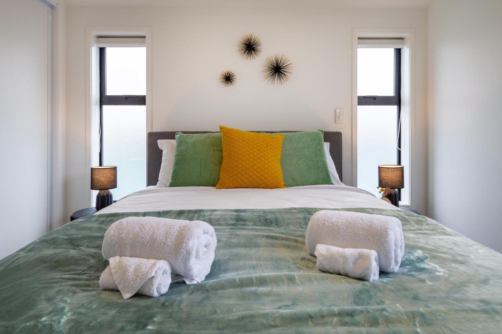 Serene Living 2 Bed With Carpark クライストチャーチ エクステリア 写真