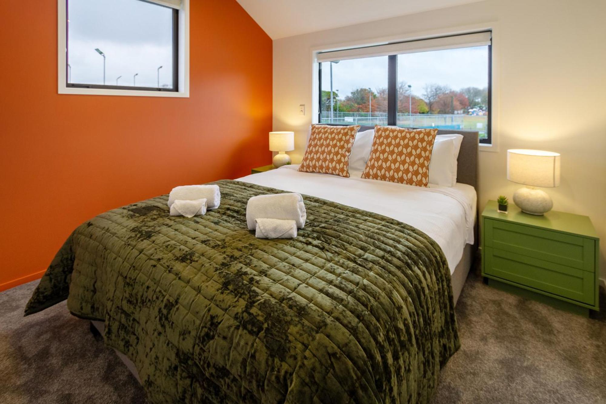 Serene Living 2 Bed With Carpark クライストチャーチ エクステリア 写真