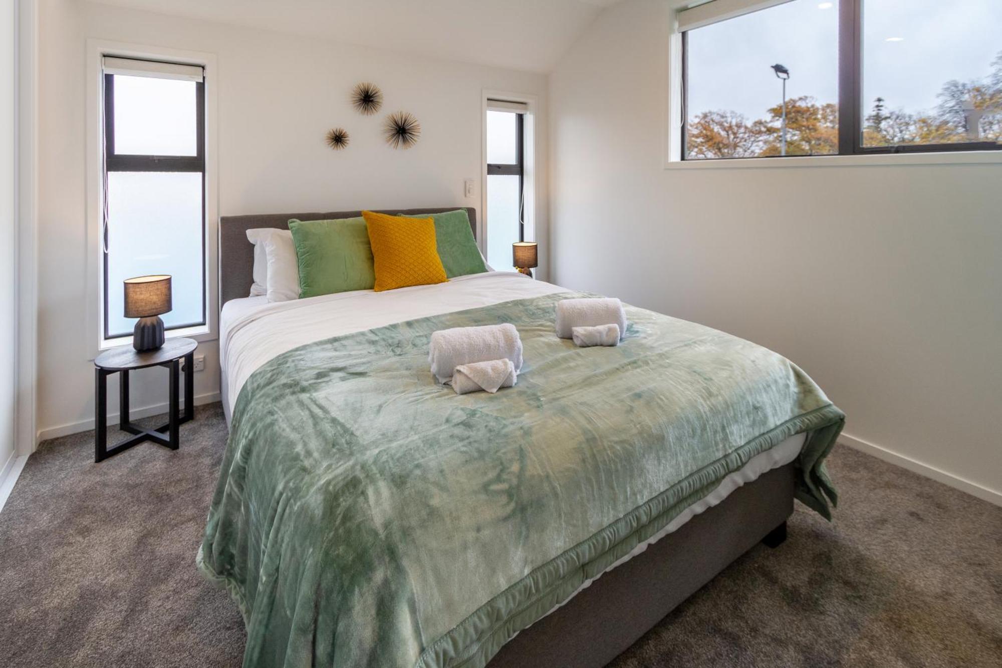 Serene Living 2 Bed With Carpark クライストチャーチ エクステリア 写真