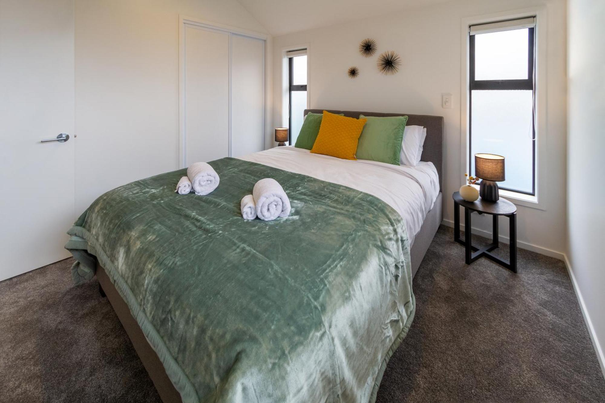 Serene Living 2 Bed With Carpark クライストチャーチ エクステリア 写真